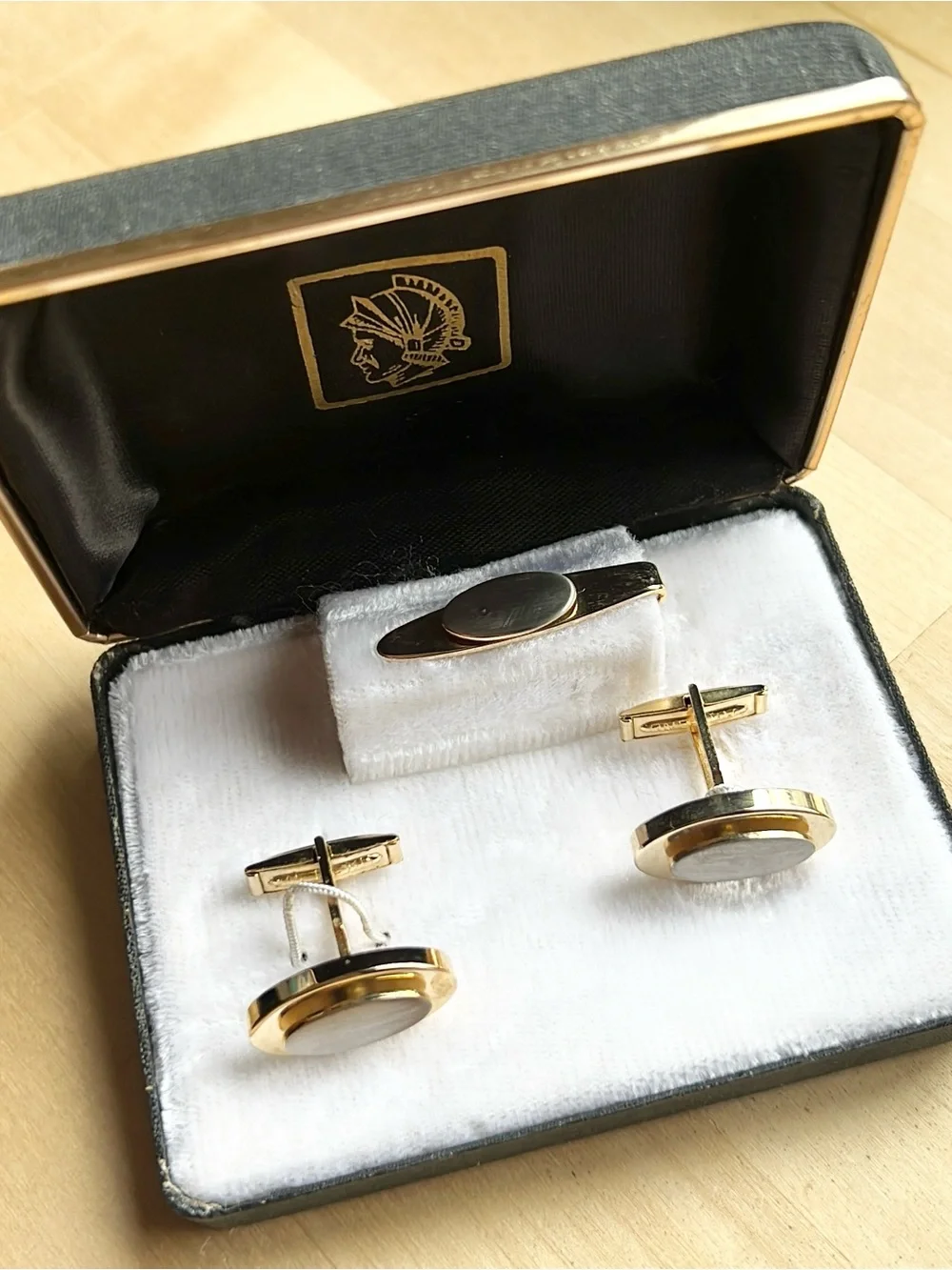 Vintage Menswear Gold & Silver tone Oval cufflinks and a matching tie Bar Set